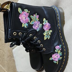 Dr Martens 1460 Vonda Floral Leather Lace Up Boots Black Size 7, NWT